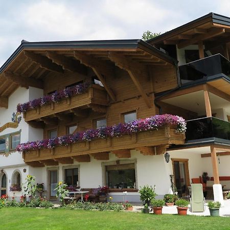 Haus Enzian Lägenhet Sankt Johann im Pongau Exteriör bild