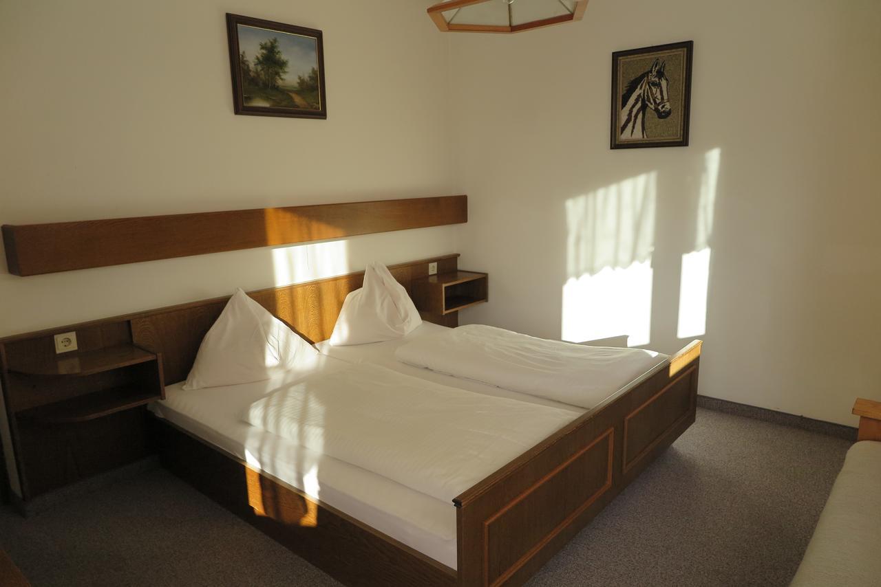 Haus Enzian Lägenhet Sankt Johann im Pongau Rum bild