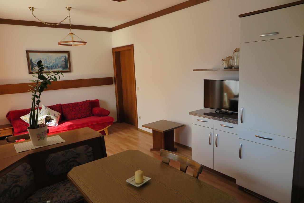 Haus Enzian Lägenhet Sankt Johann im Pongau Exteriör bild